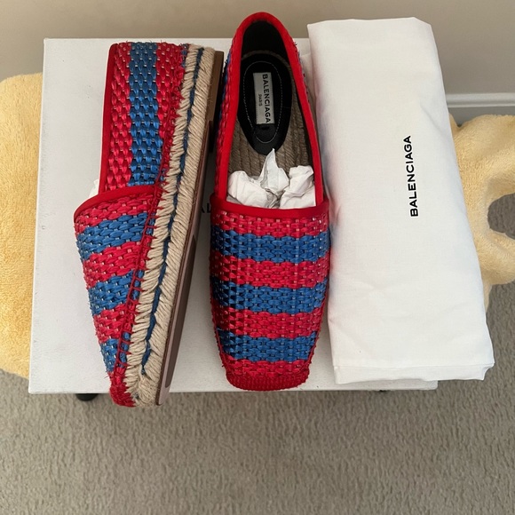 Authentic Balenciaga Espadrilles - Picture 4 of 11